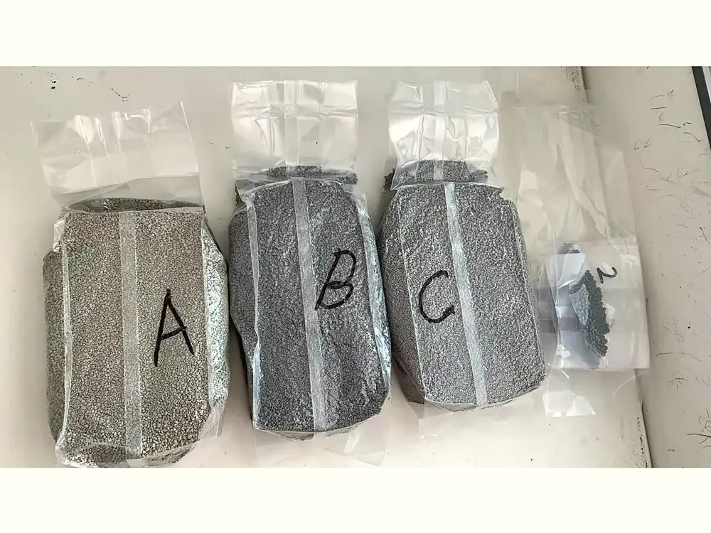 Minerales de apoyo en arena de bentonita