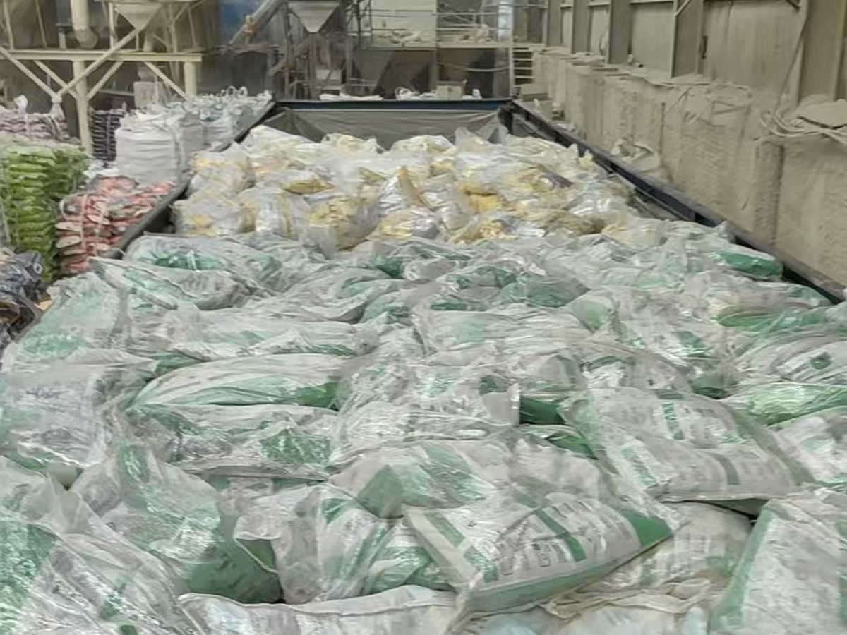 Preparación de carga en arena de bentonita